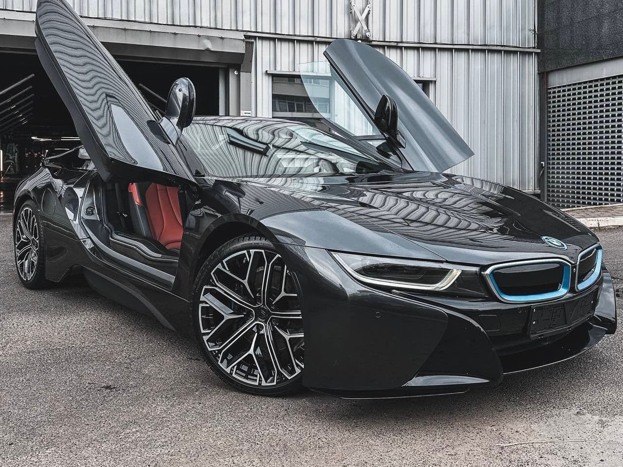 BMW i8, 2020